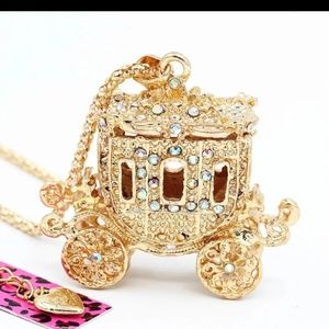 NWT Betsey Johnson Carriage necklace